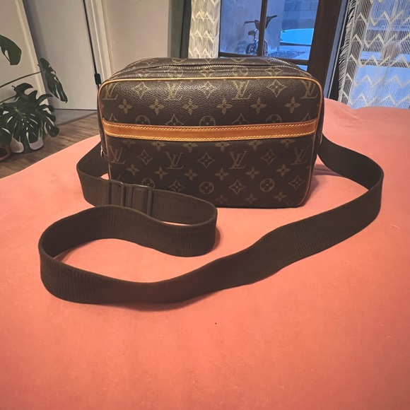 Louis Vuitton Reporter Crossbody Bag - Picture 1 of 6